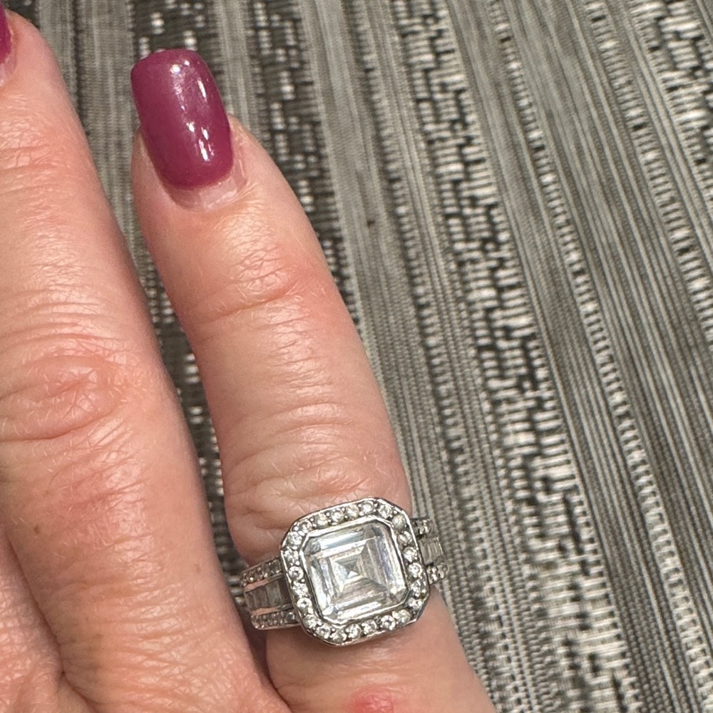 Elegant Silver Square-Cut Ring